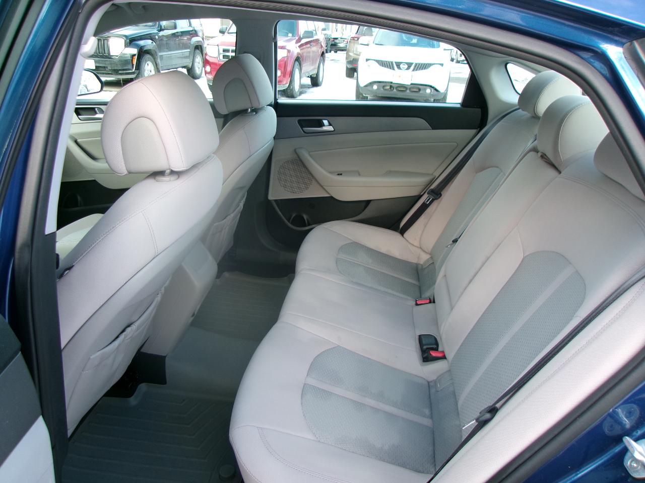 Hyundai Sonata SE 4D Sedan 2.4 2015