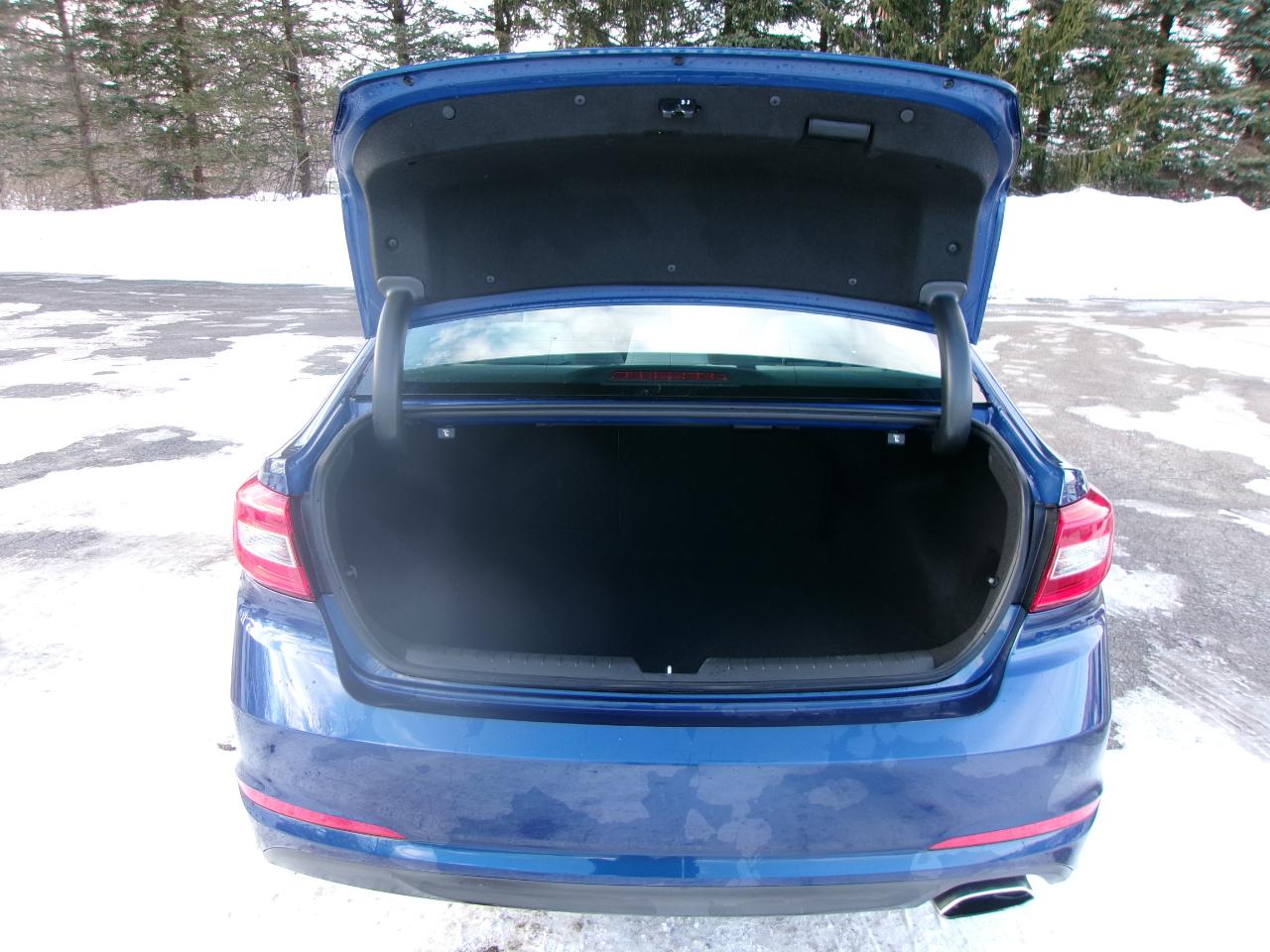 Hyundai Sonata SE 4D Sedan 2.4 2015