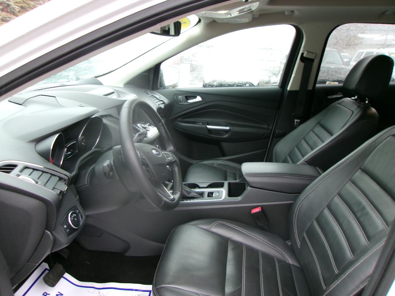 Ford Escape Titanium 4D SUV 4WD 2017