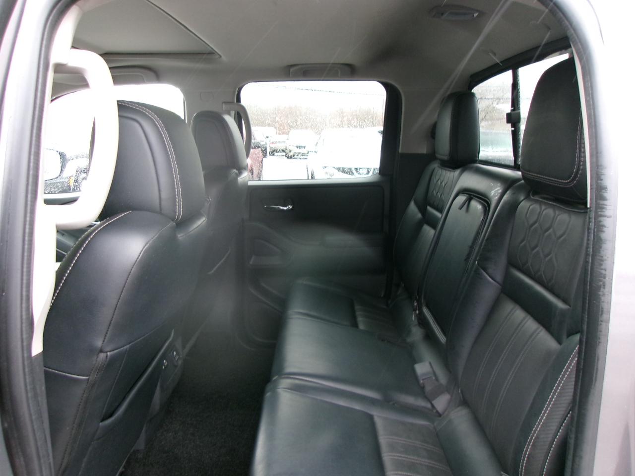 Nissan Frontier SV Crew Cab 4WD SWB at 2022