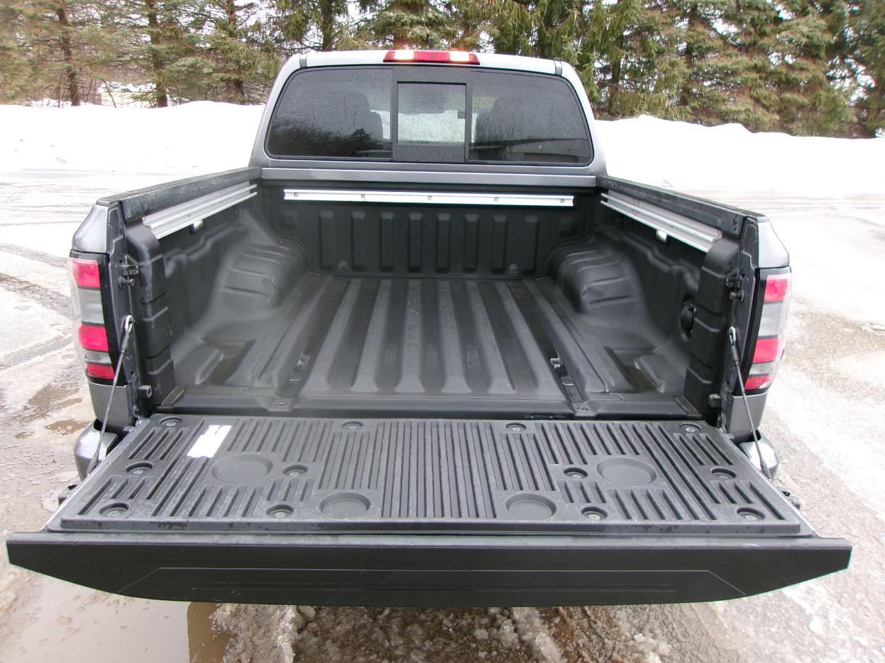 Nissan Frontier SV Crew Cab 4WD SWB at 2022