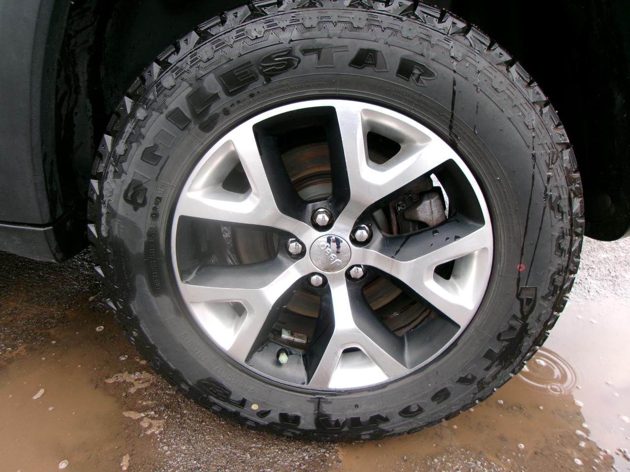 Jeep Cherokee Trailhawk 4D SUV 4WD 2015