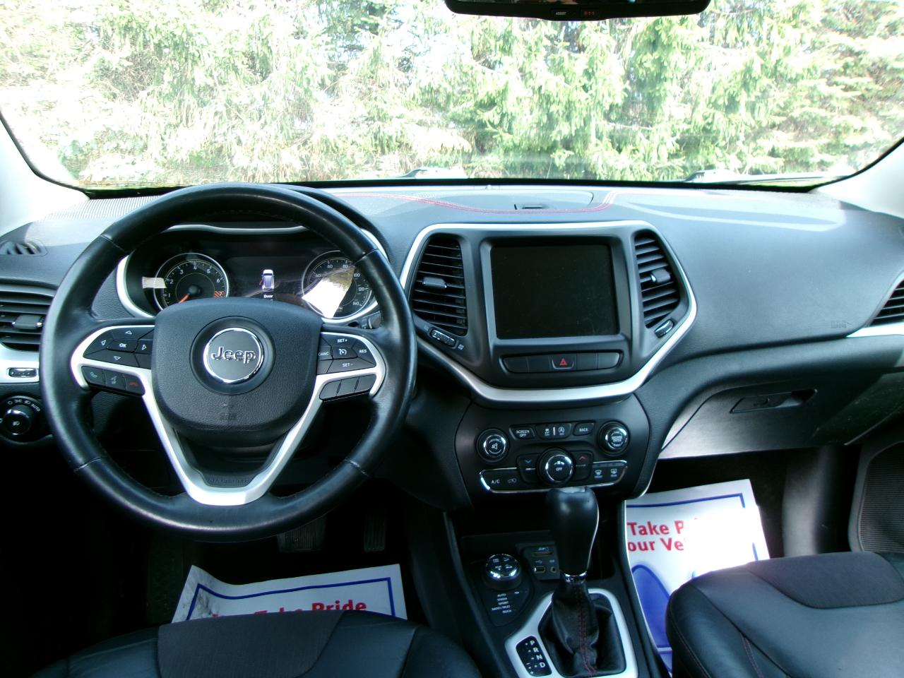 Jeep Cherokee Trailhawk 4D SUV 4WD 2015