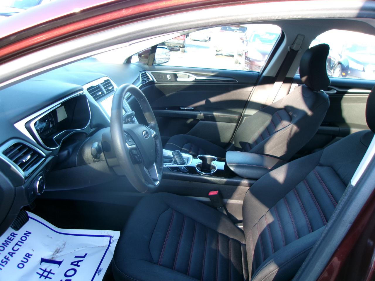 Ford Fusion SE 4D Sedan 2016