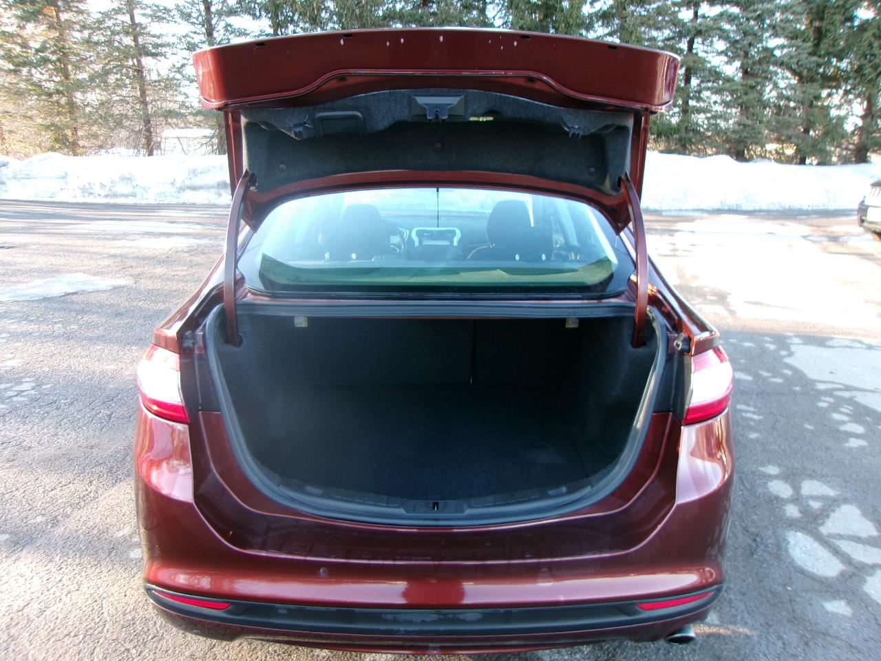 Ford Fusion SE 4D Sedan 2016