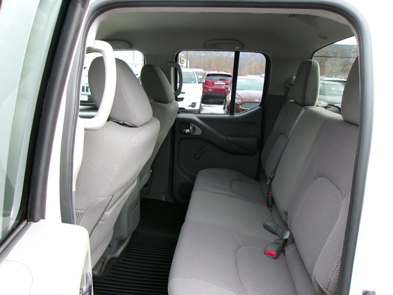 Nissan Frontier S Crew Cab 4WD at 2018