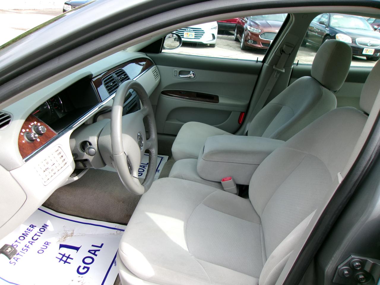 Buick LaCrosse CX 4D Sedan 2009