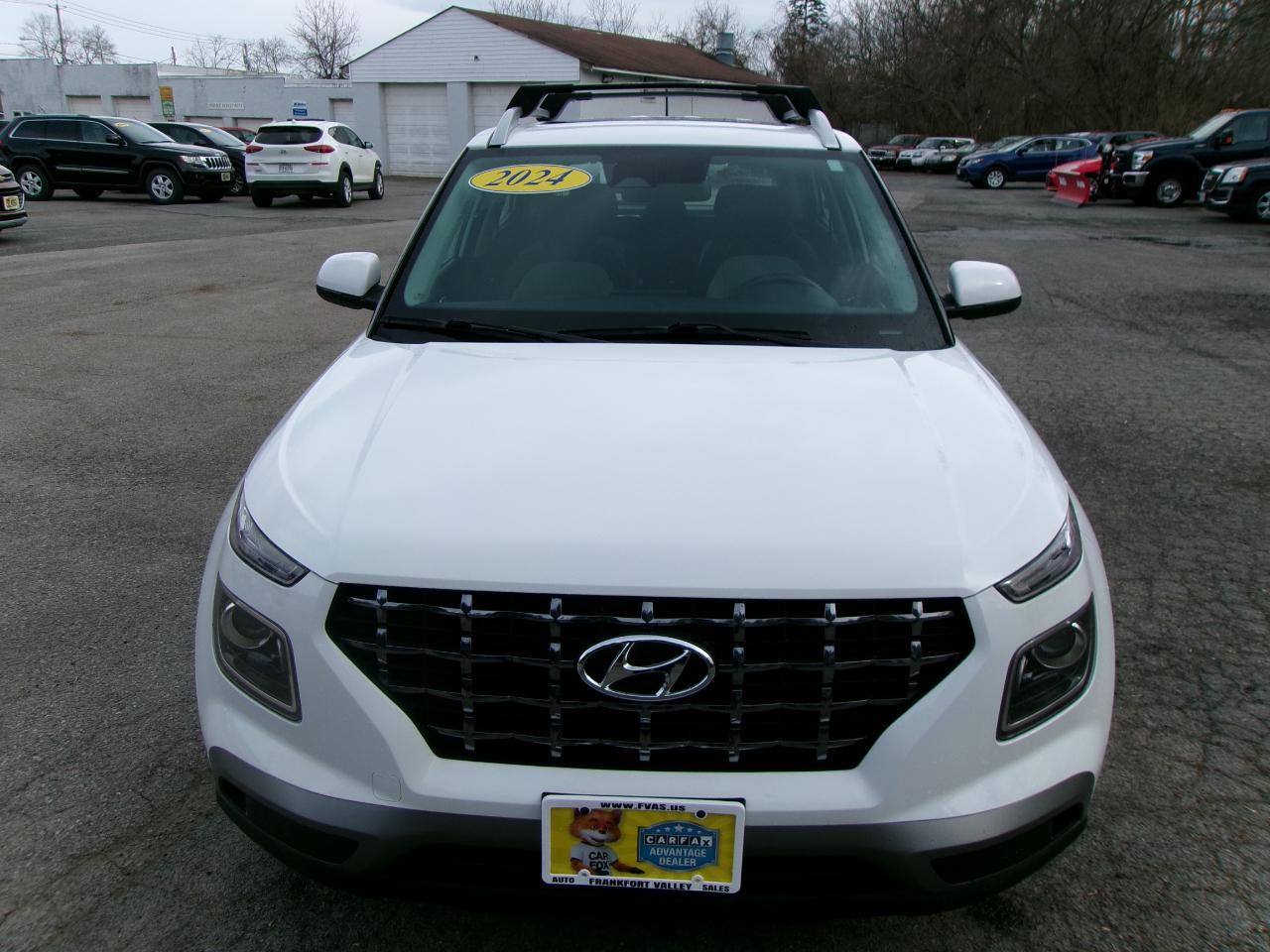 Hyundai Venue SEL 4D SUV FWD at 2024