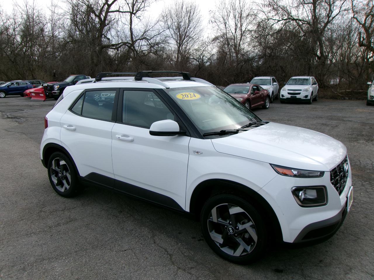 Hyundai Venue SEL 4D SUV FWD at 2024