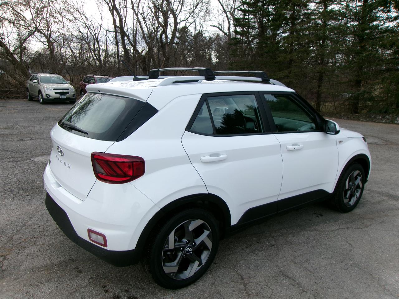 Hyundai Venue SEL 4D SUV FWD at 2024