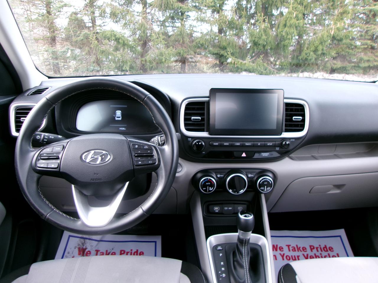 Hyundai Venue SEL 4D SUV FWD at 2024