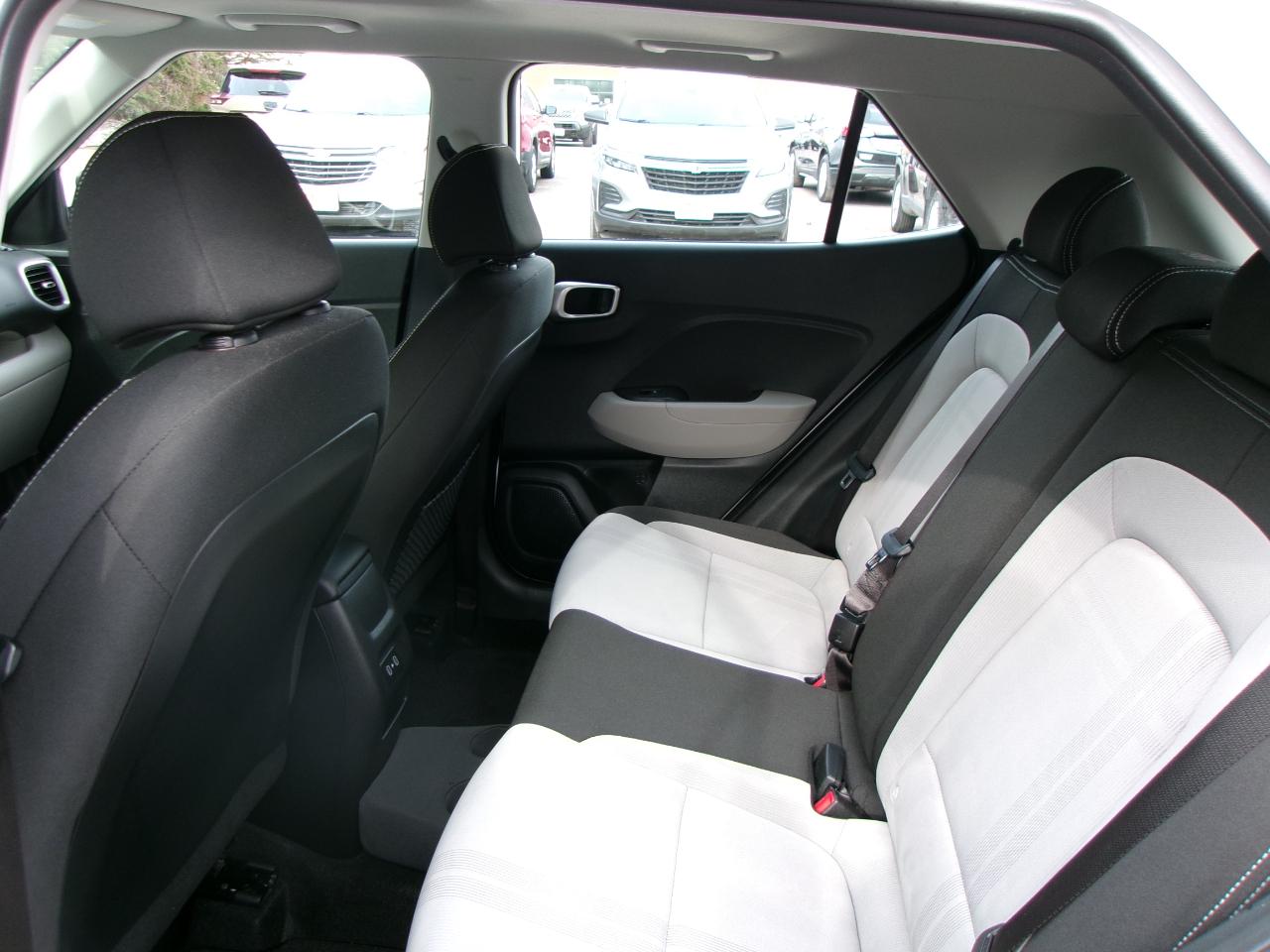 Hyundai Venue SEL 4D SUV FWD at 2024