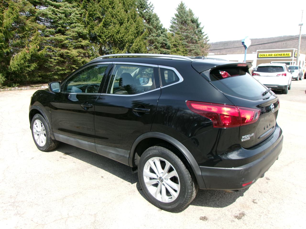 Nissan Rogue Sport SV 4D SUV AWD 2019