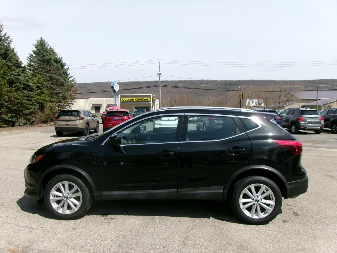 Nissan Rogue Sport SV 4D SUV AWD 2019