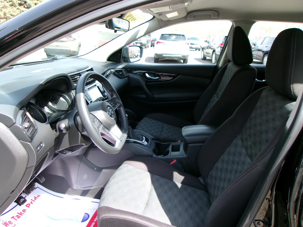 Nissan Rogue Sport SV 4D SUV AWD 2019