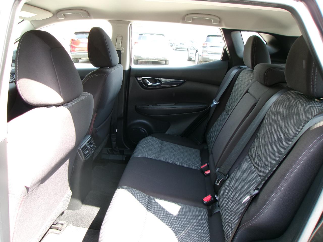 Nissan Rogue Sport SV 4D SUV AWD 2019