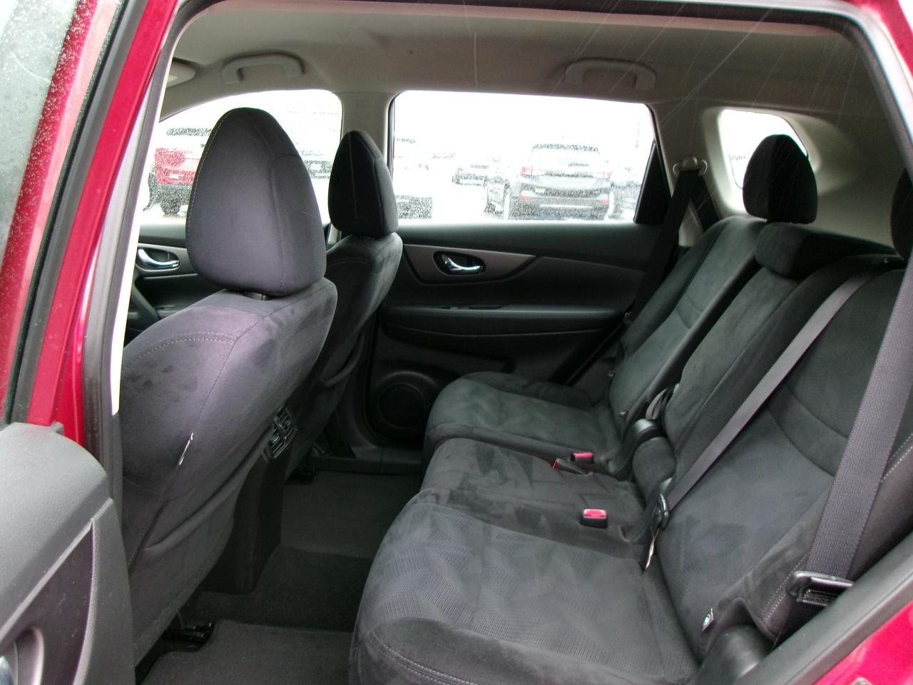 Nissan Rogue S 4D SUV AWD 2016