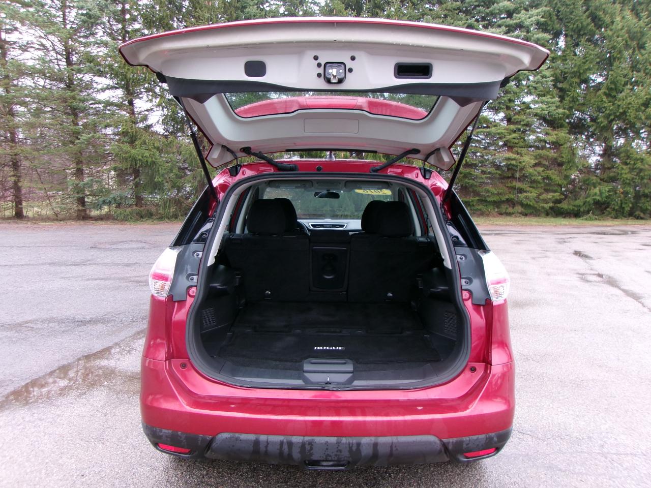 Nissan Rogue S 4D SUV AWD 2016