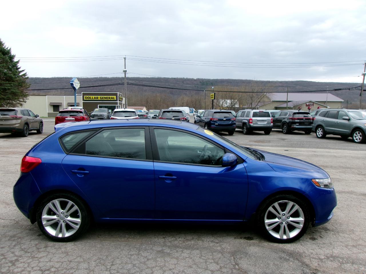 Kia Forte SX 5D Hatchback 2011