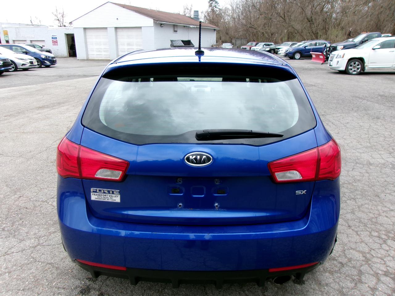 Kia Forte SX 5D Hatchback 2011