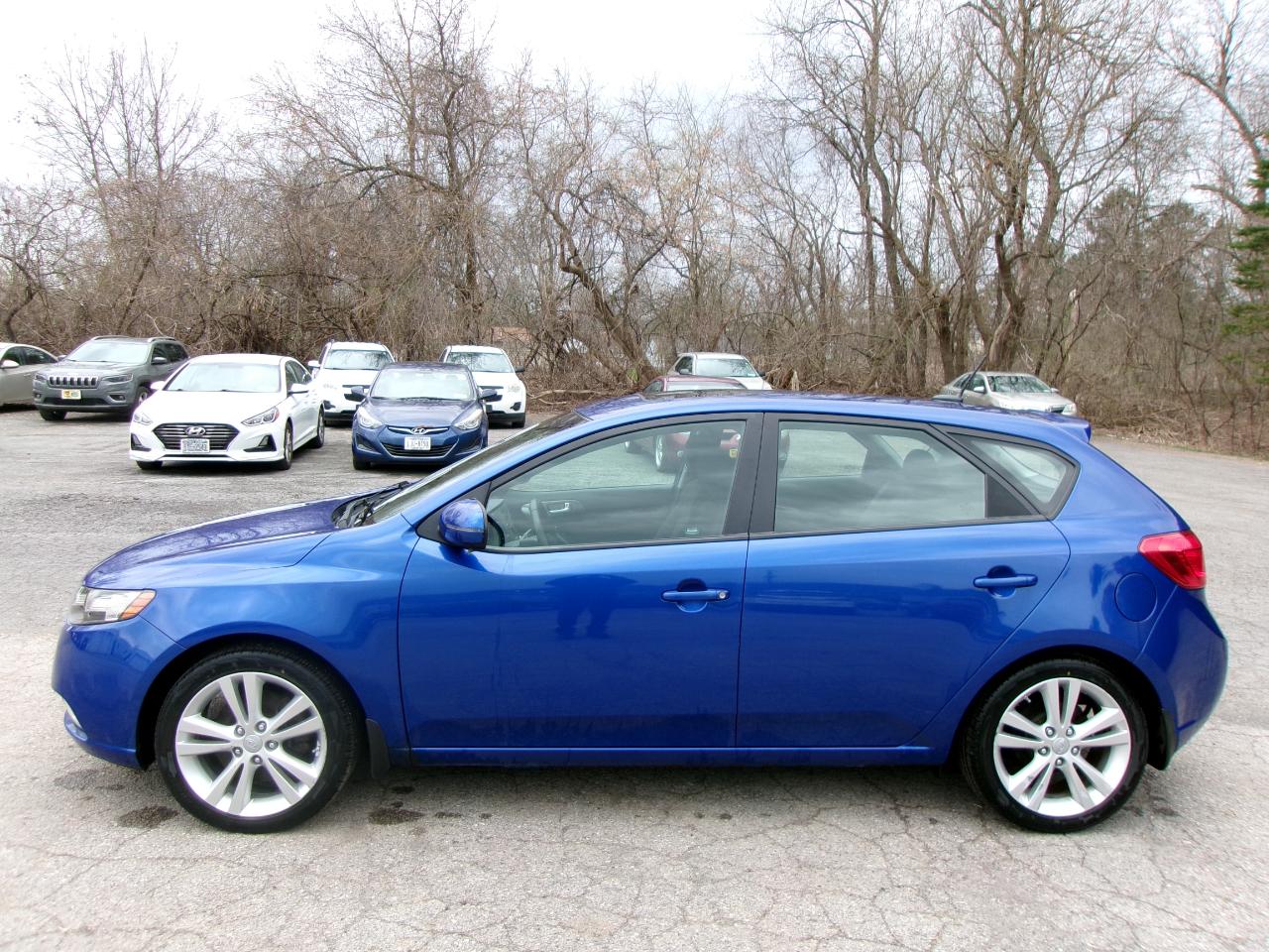 Kia Forte SX 5D Hatchback 2011