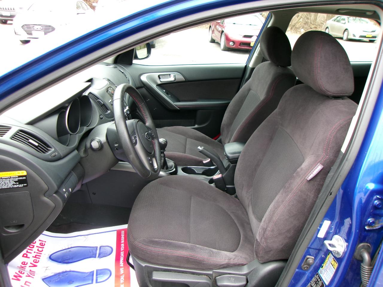 Kia Forte SX 5D Hatchback 2011