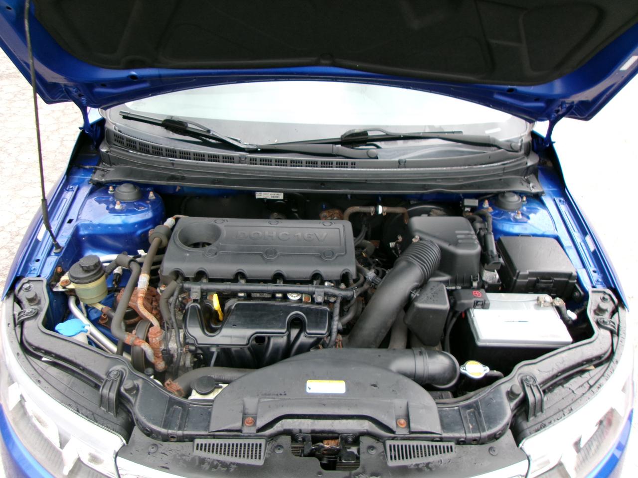 Kia Forte SX 5D Hatchback 2011