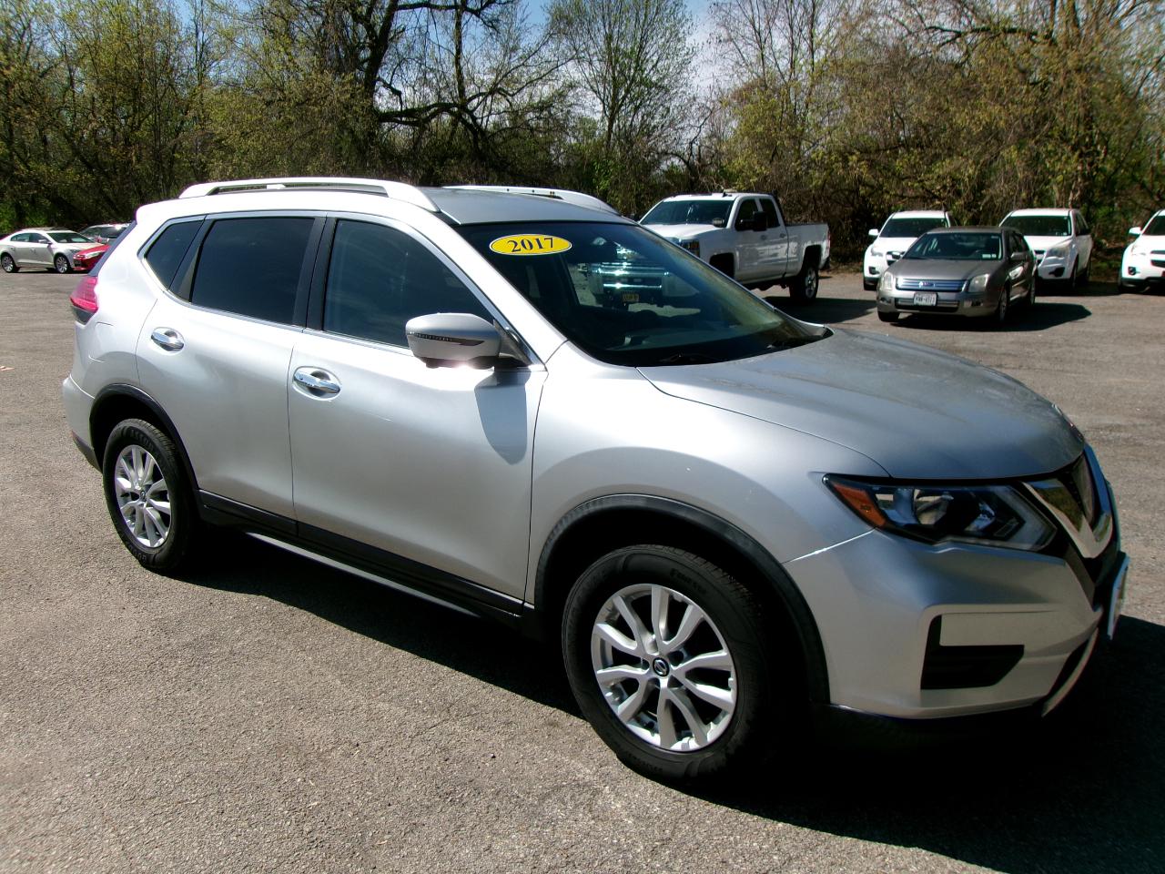 Nissan Rogue SV 4D SUV AWD 2017