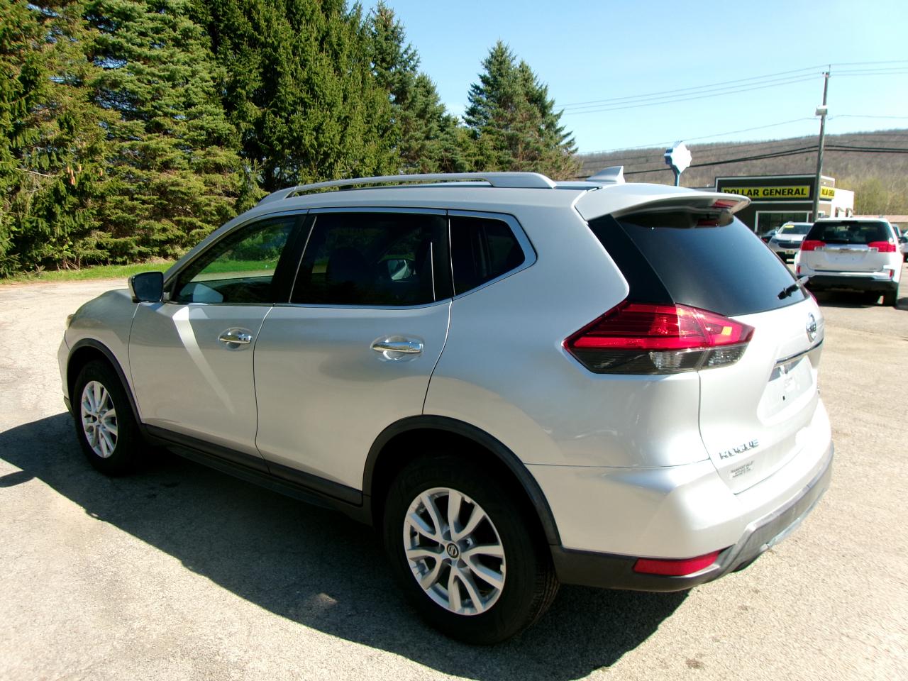 Nissan Rogue SV 4D SUV AWD 2017