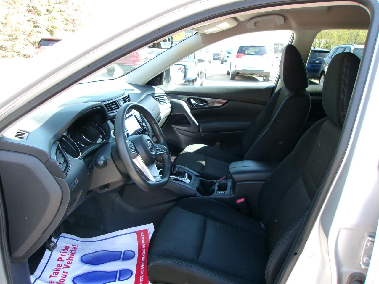 Nissan Rogue SV 4D SUV AWD 2017