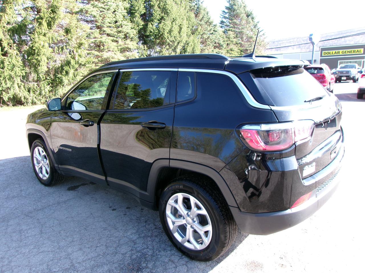 Jeep Compass Latitude 4D SUV 4WD 2024