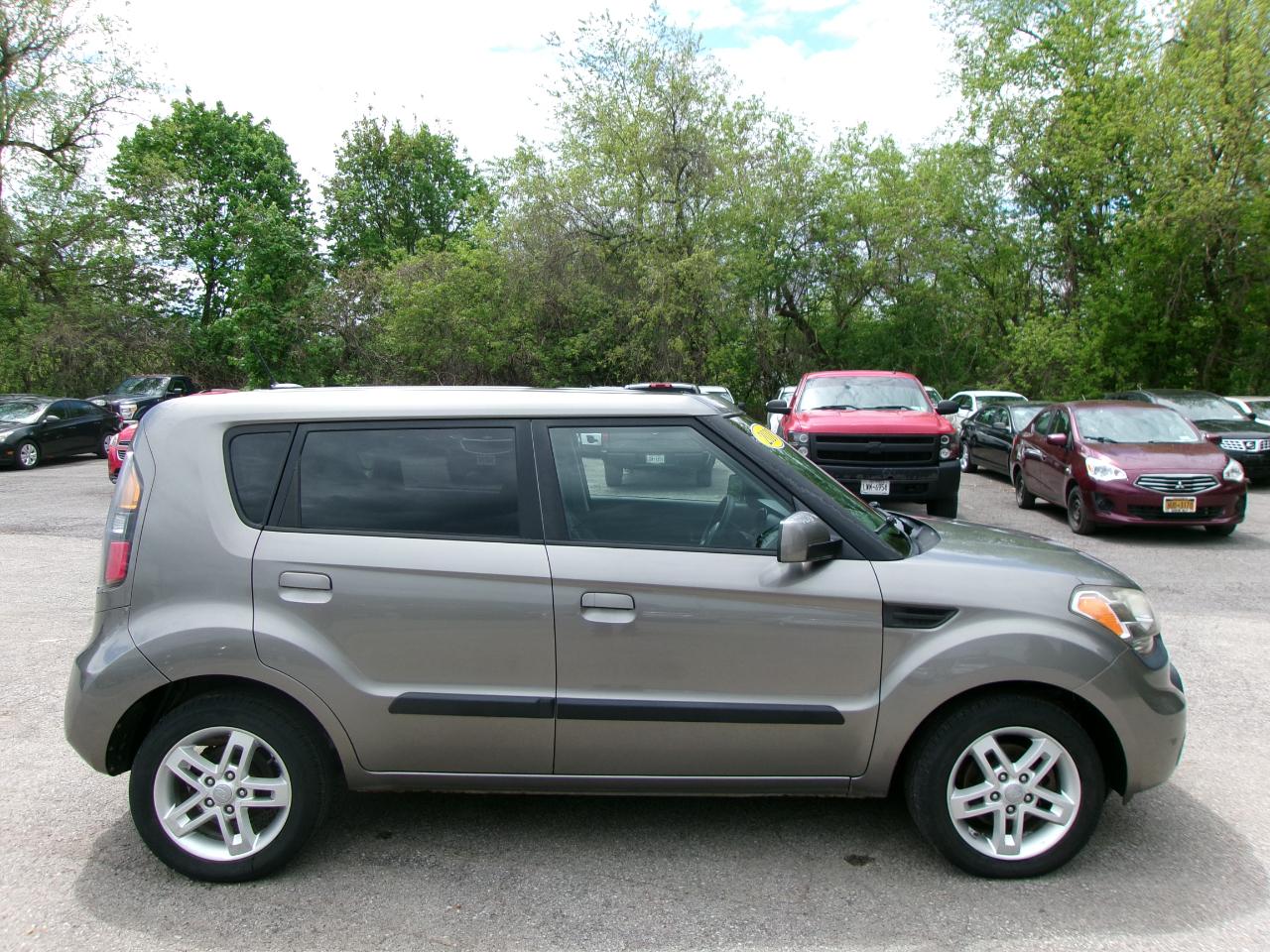 Kia Soul + 4D Wagon 2010