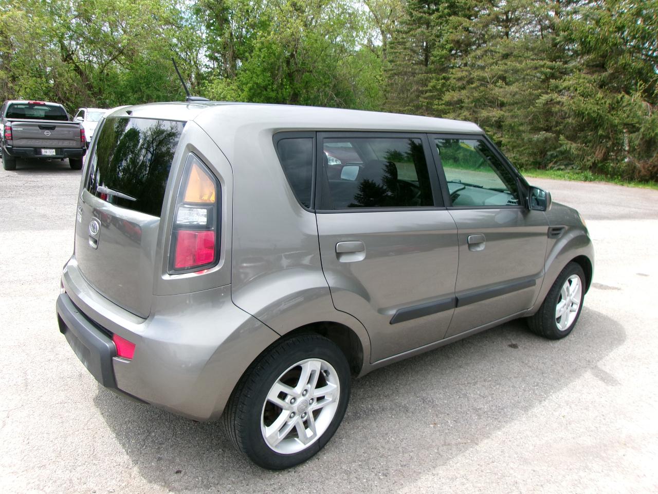 Kia Soul + 4D Wagon 2010