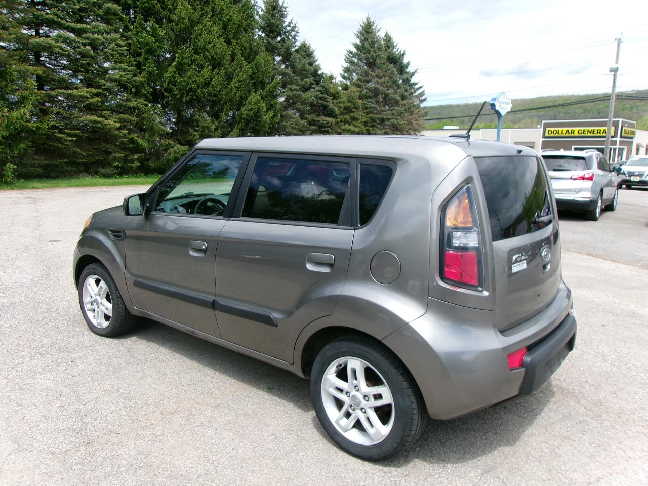 Kia Soul + 4D Wagon 2010