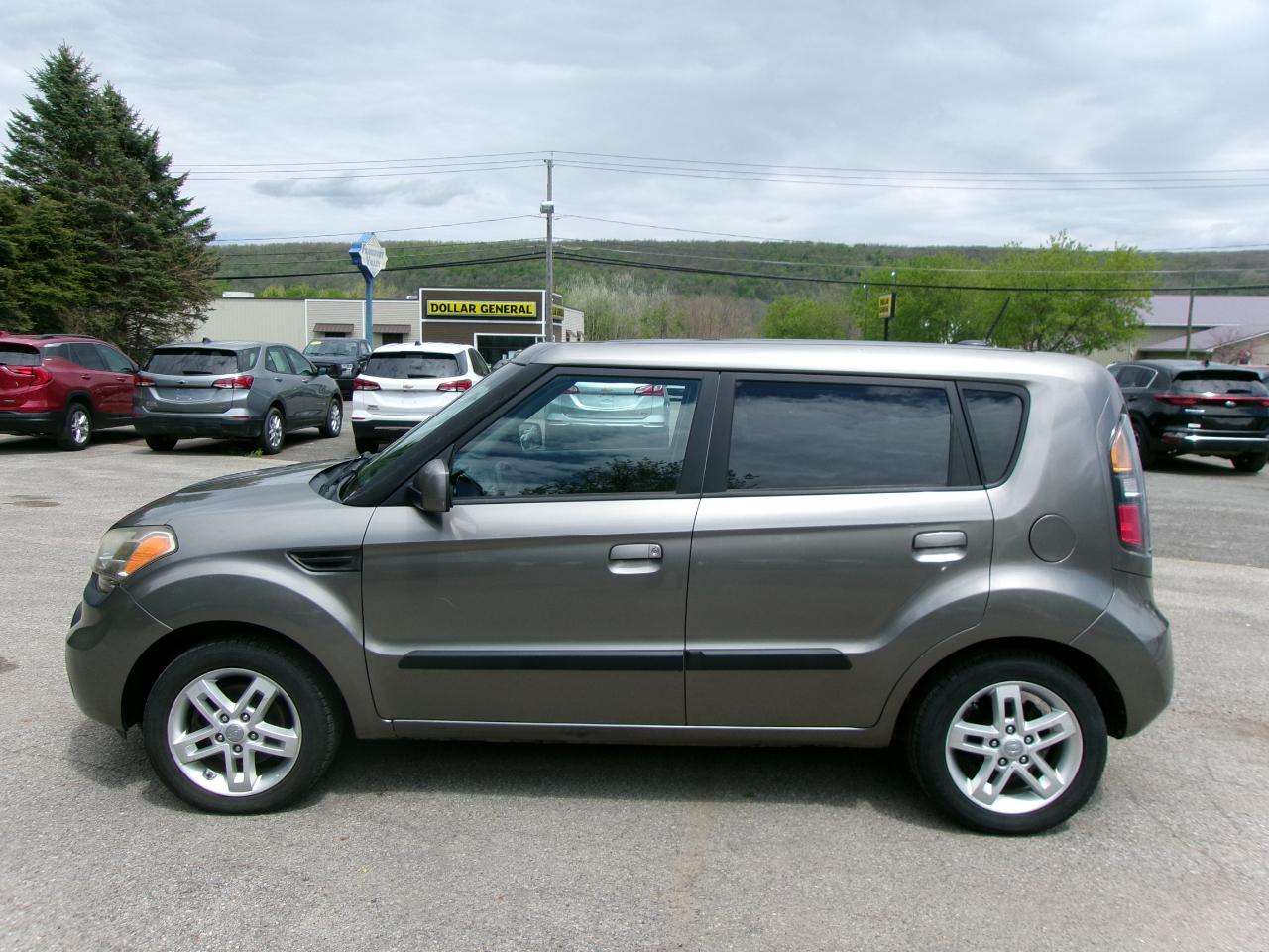 Kia Soul + 4D Wagon 2010