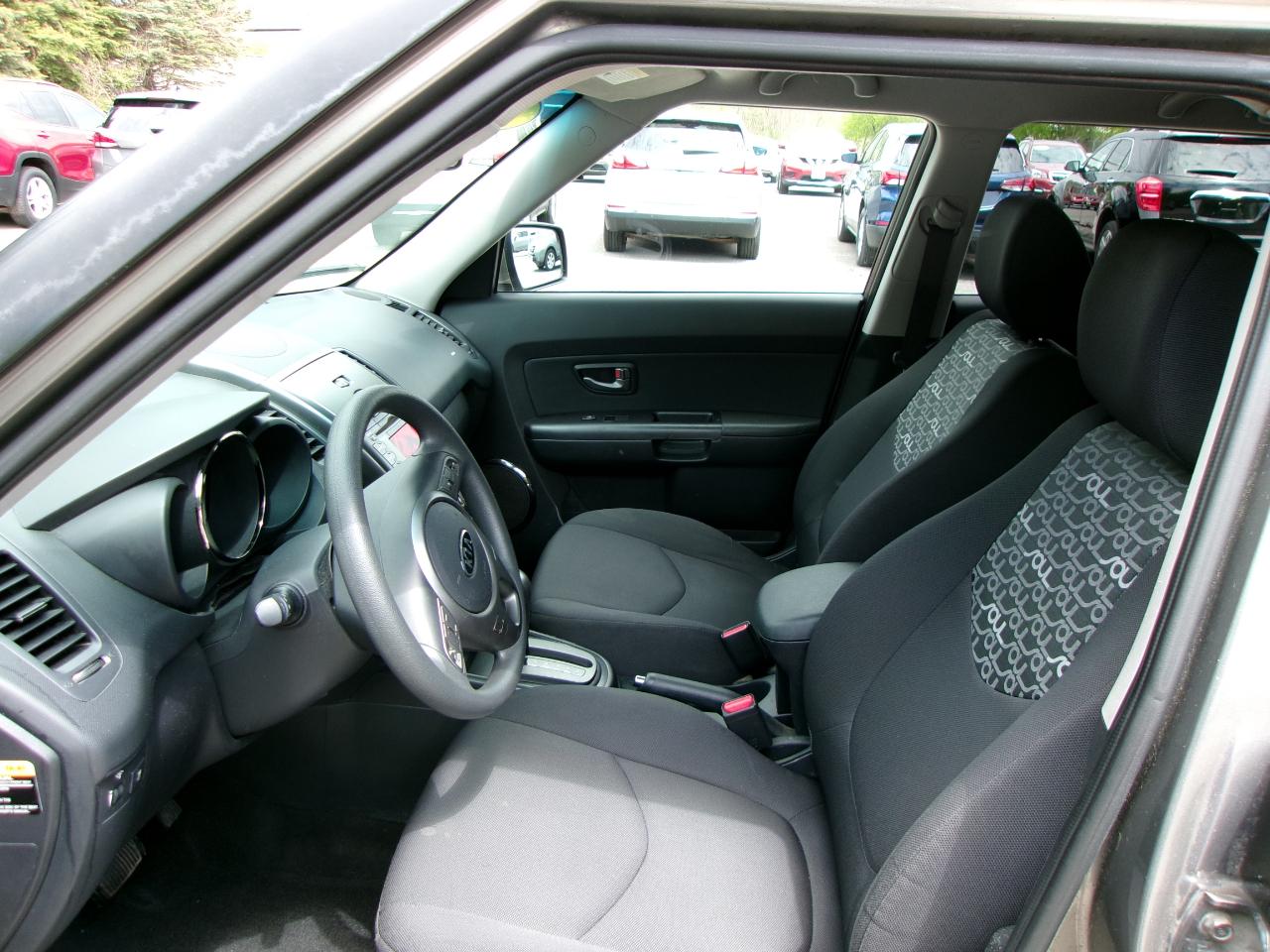Kia Soul + 4D Wagon 2010