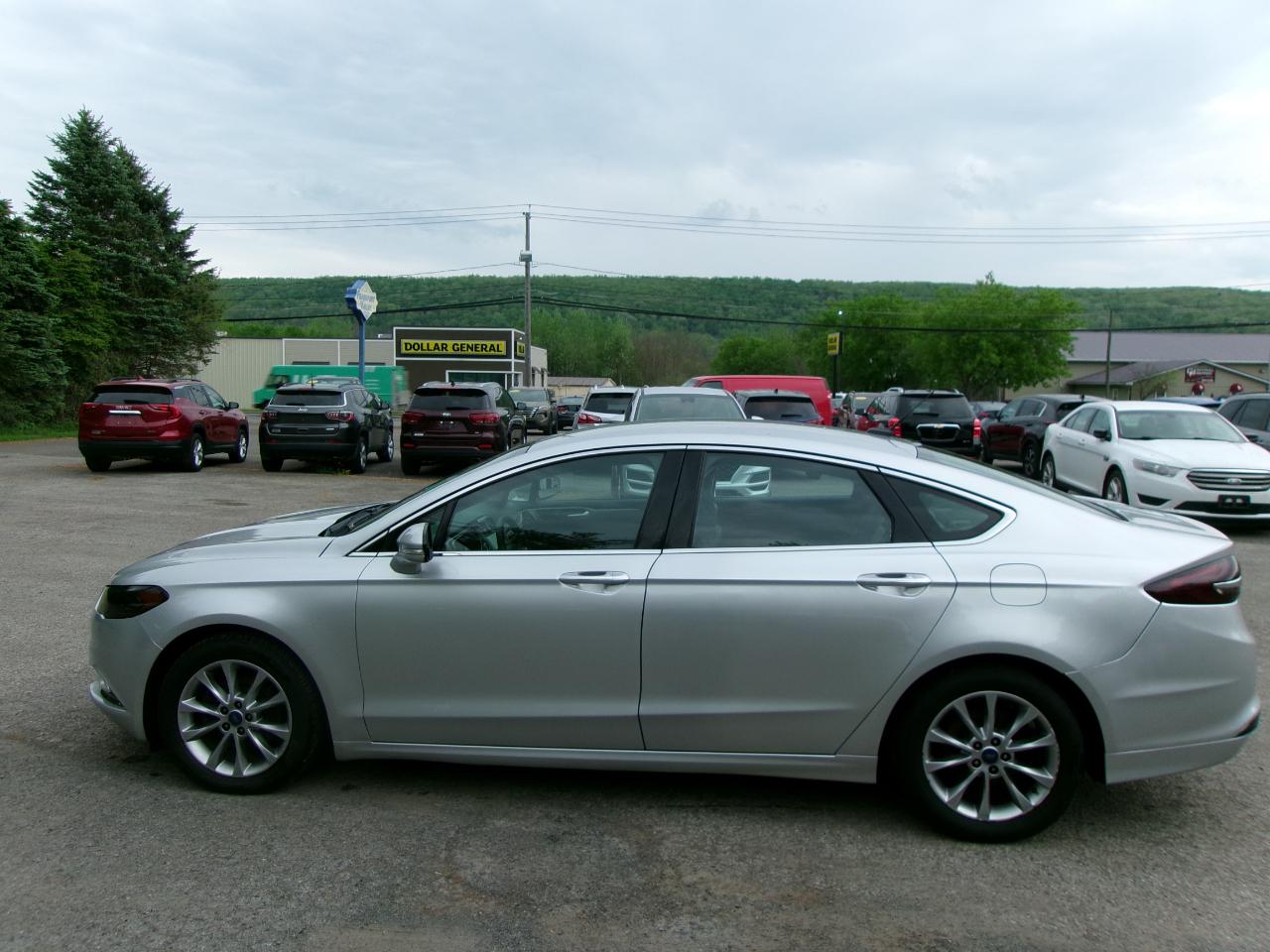 Ford Fusion SE 4D Sedan 2017