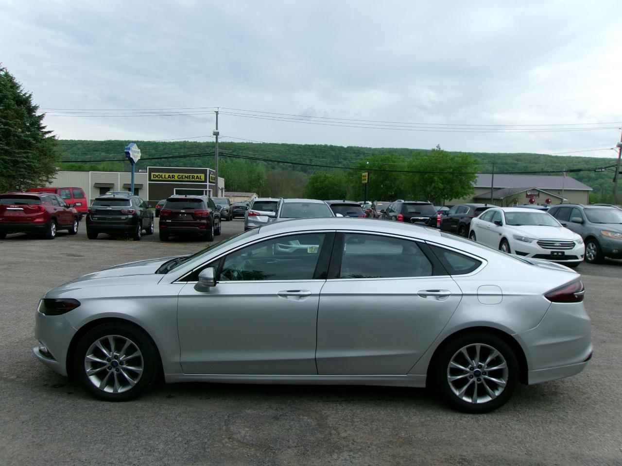 Ford Fusion SE 4D Sedan 2017