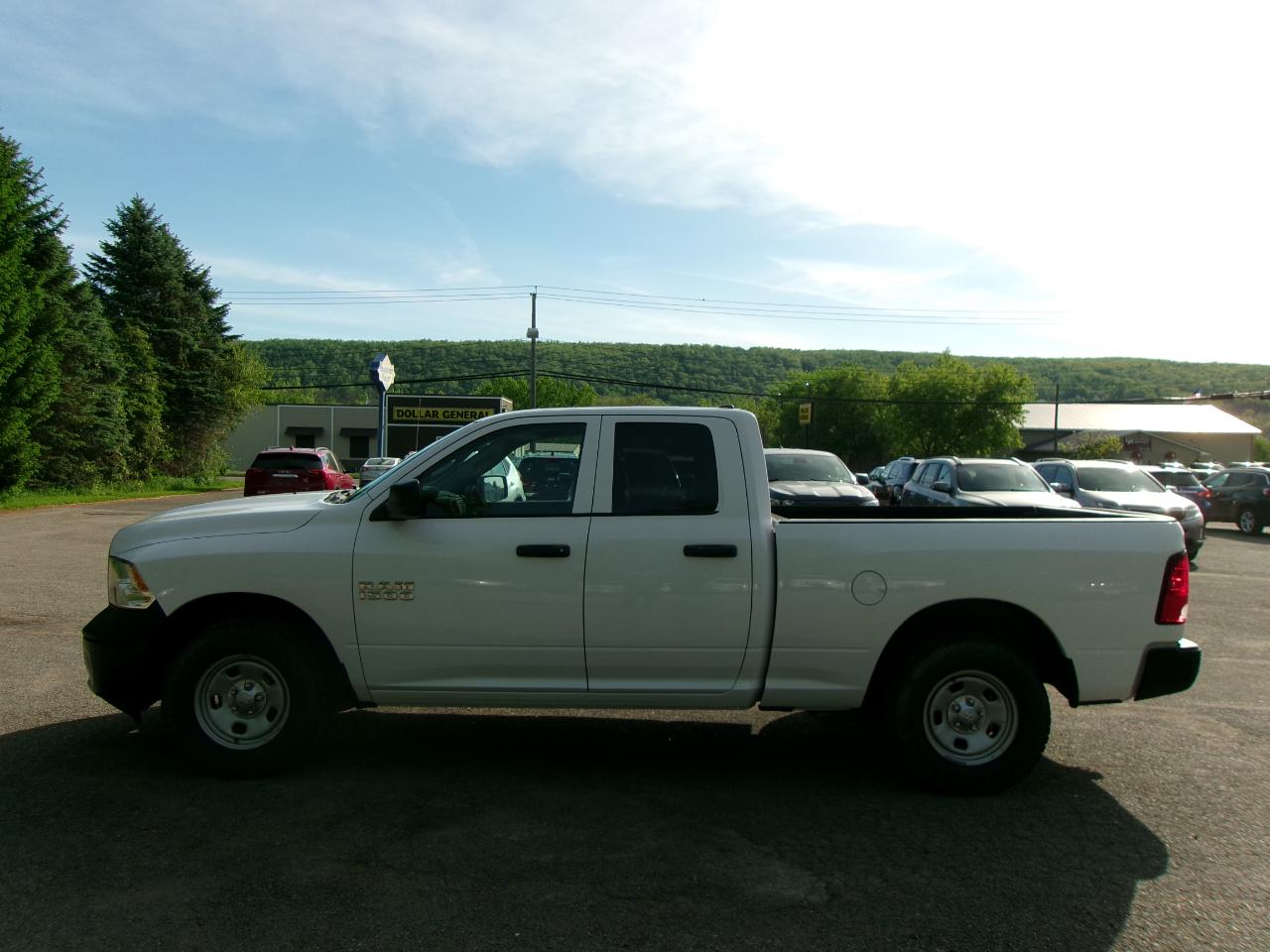 RAM 1500 Tradesman Quad Cab 4WD 2017