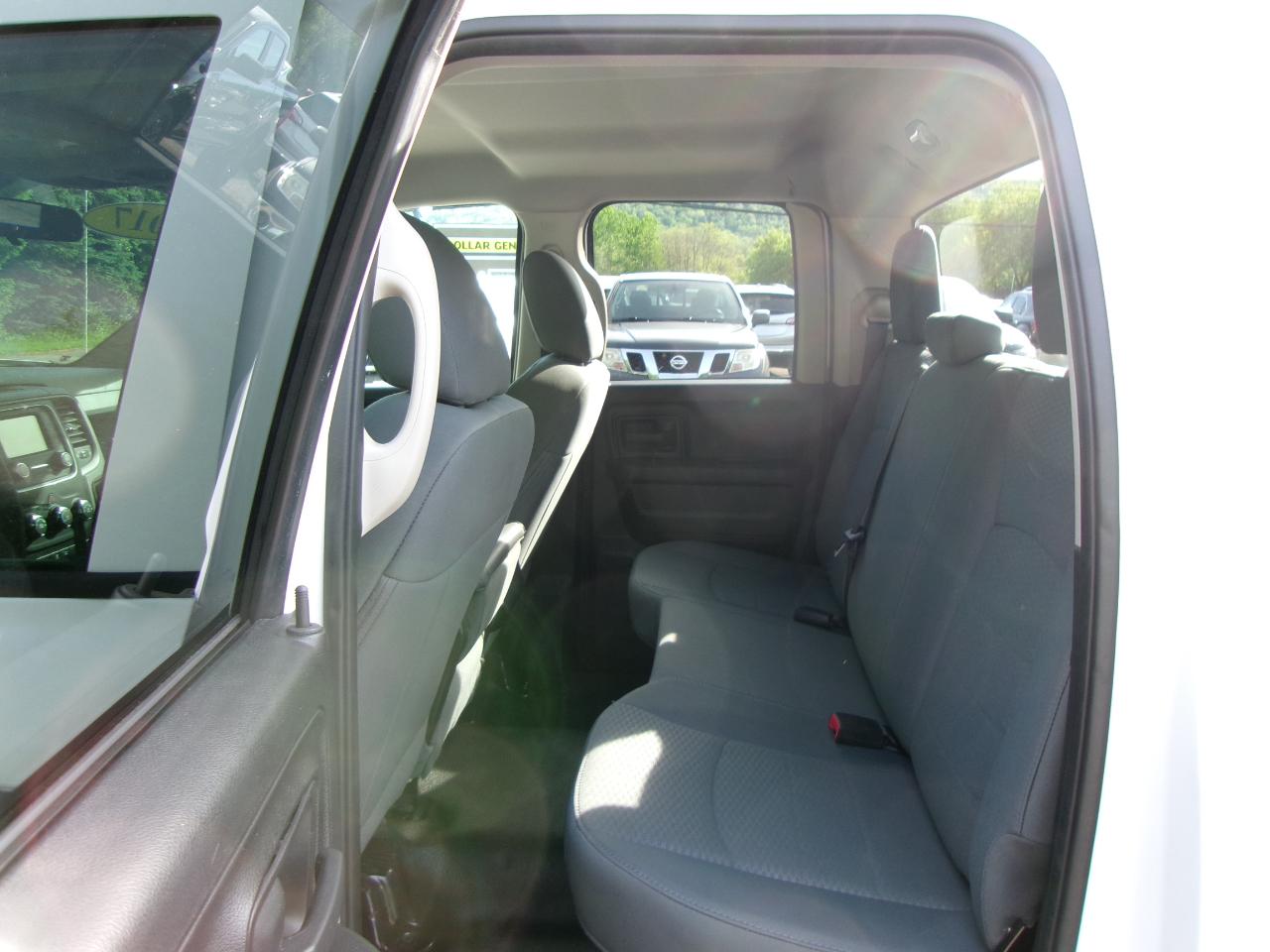 RAM 1500 Tradesman Quad Cab 4WD 2017