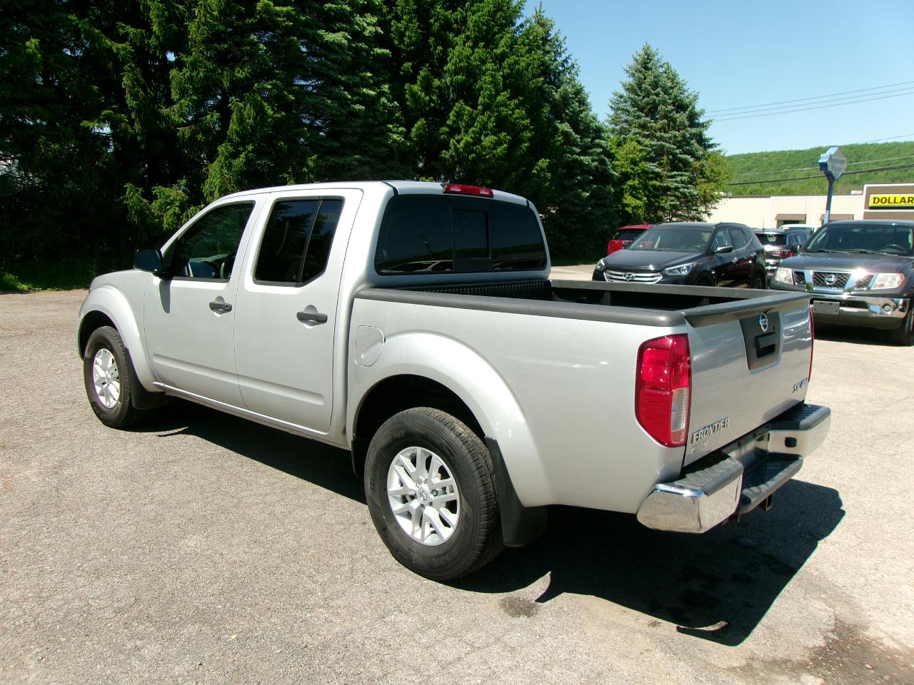 Nissan Frontier SV Crew Cab 4WD SWB at 2018