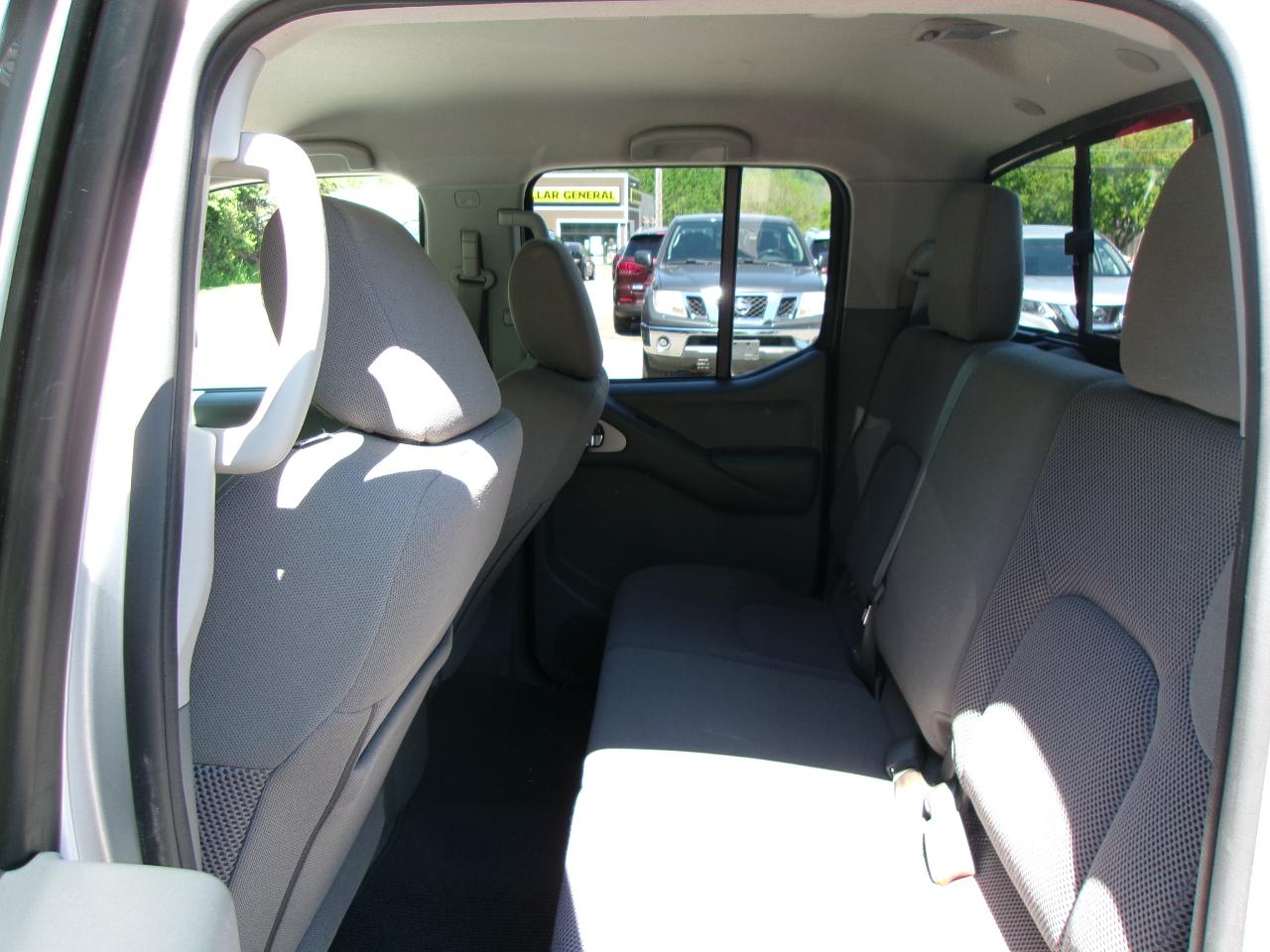 Nissan Frontier SV Crew Cab 4WD SWB at 2018