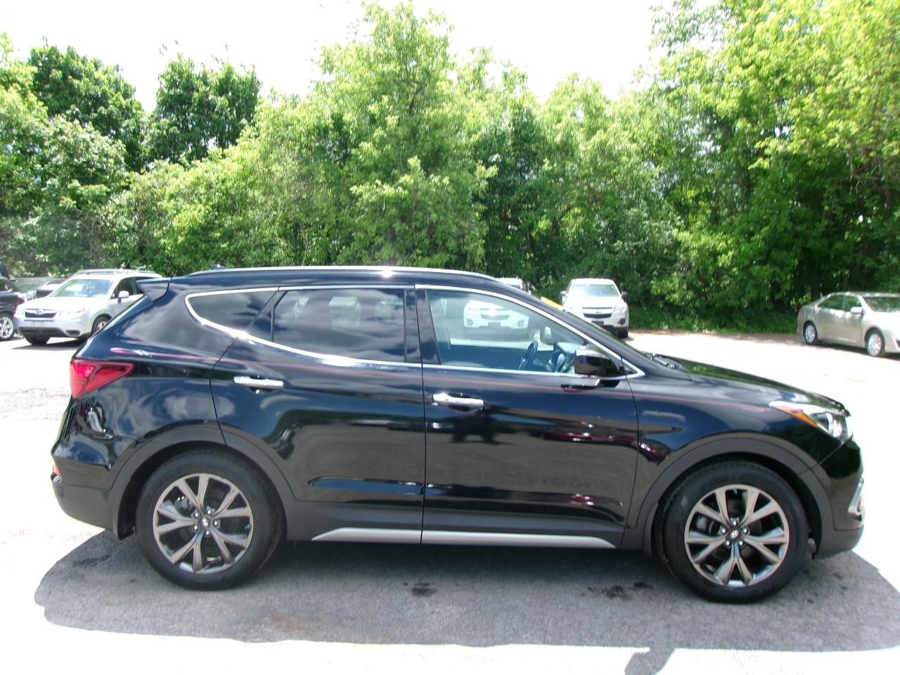 Hyundai Santa Fe Sport Ultimate 4D SUV AWD 2.0L 2017
