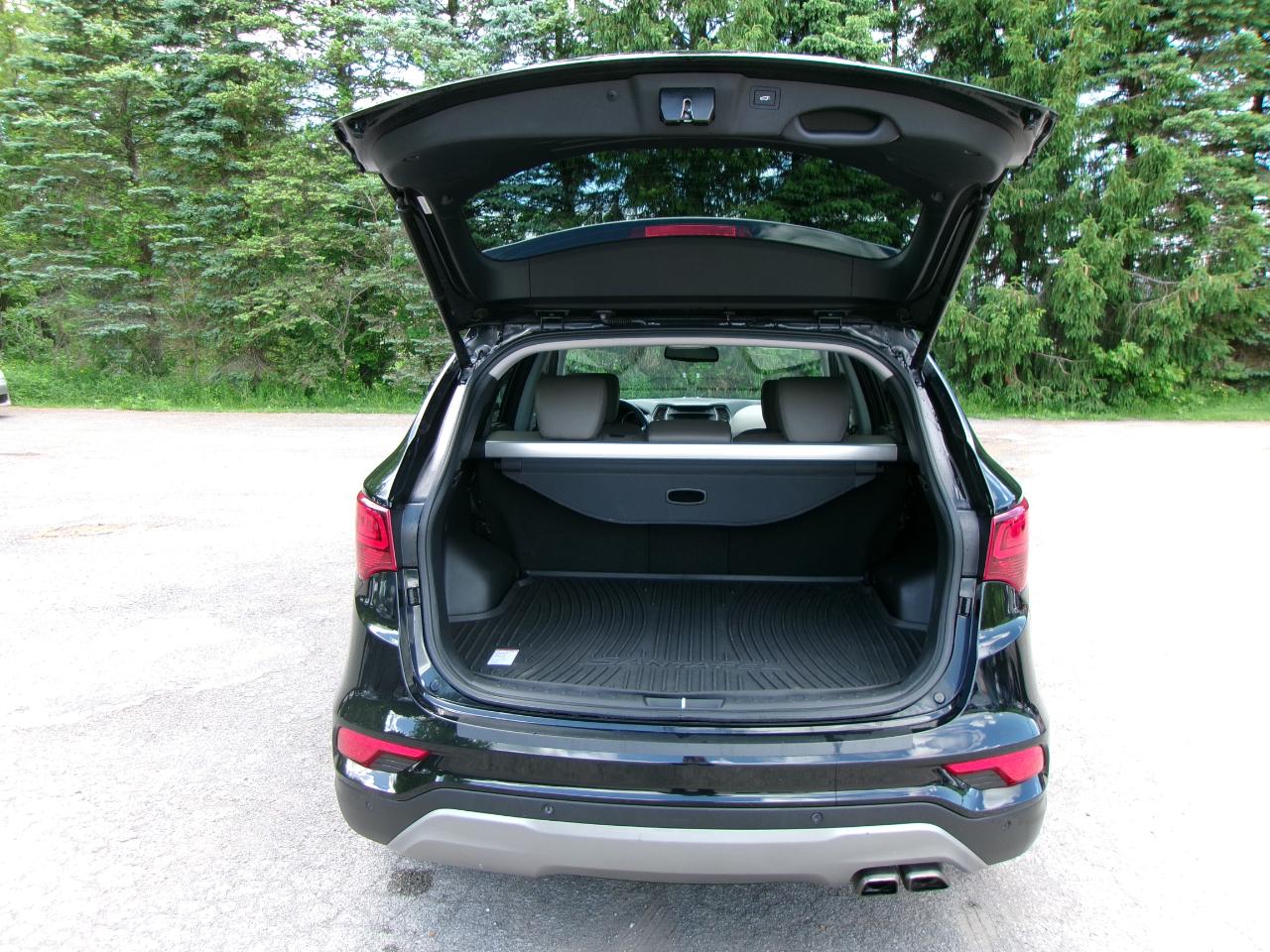 Hyundai Santa Fe Sport Ultimate 4D SUV AWD 2.0L 2017