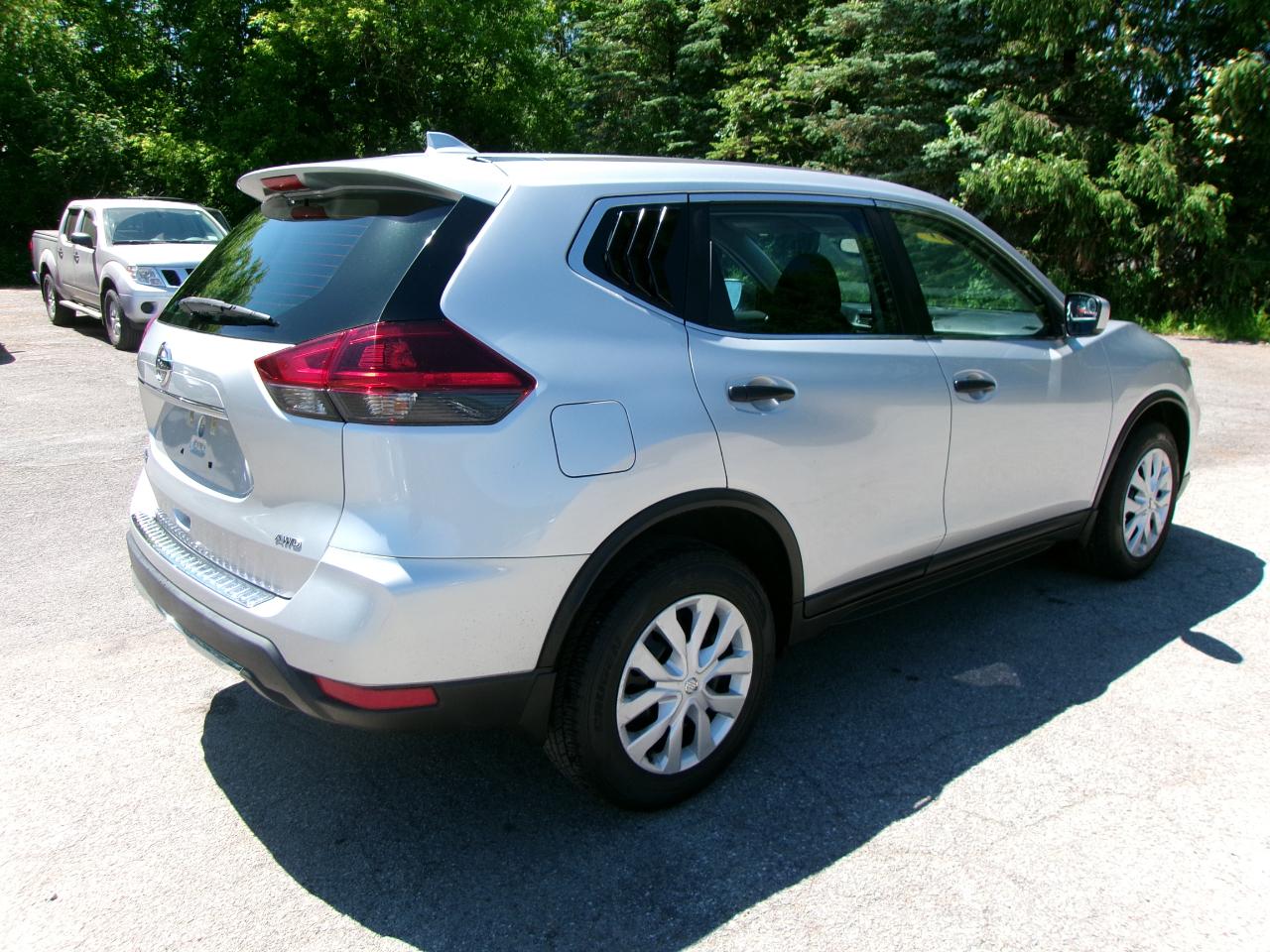 Nissan Rogue S 4D SUV FWD 2018