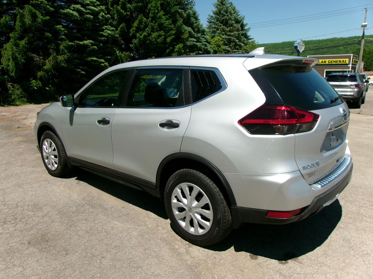 Nissan Rogue S 4D SUV FWD 2018