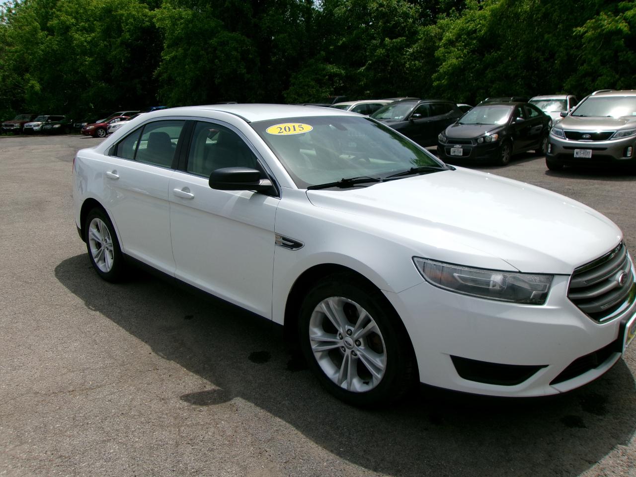 Ford Taurus SE 4D Sedan 2015