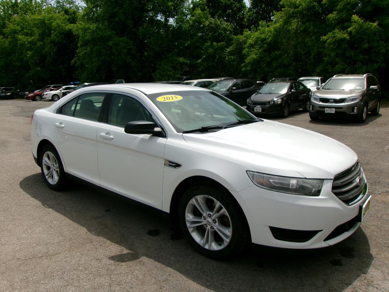 Ford Taurus SE 4D Sedan 2015