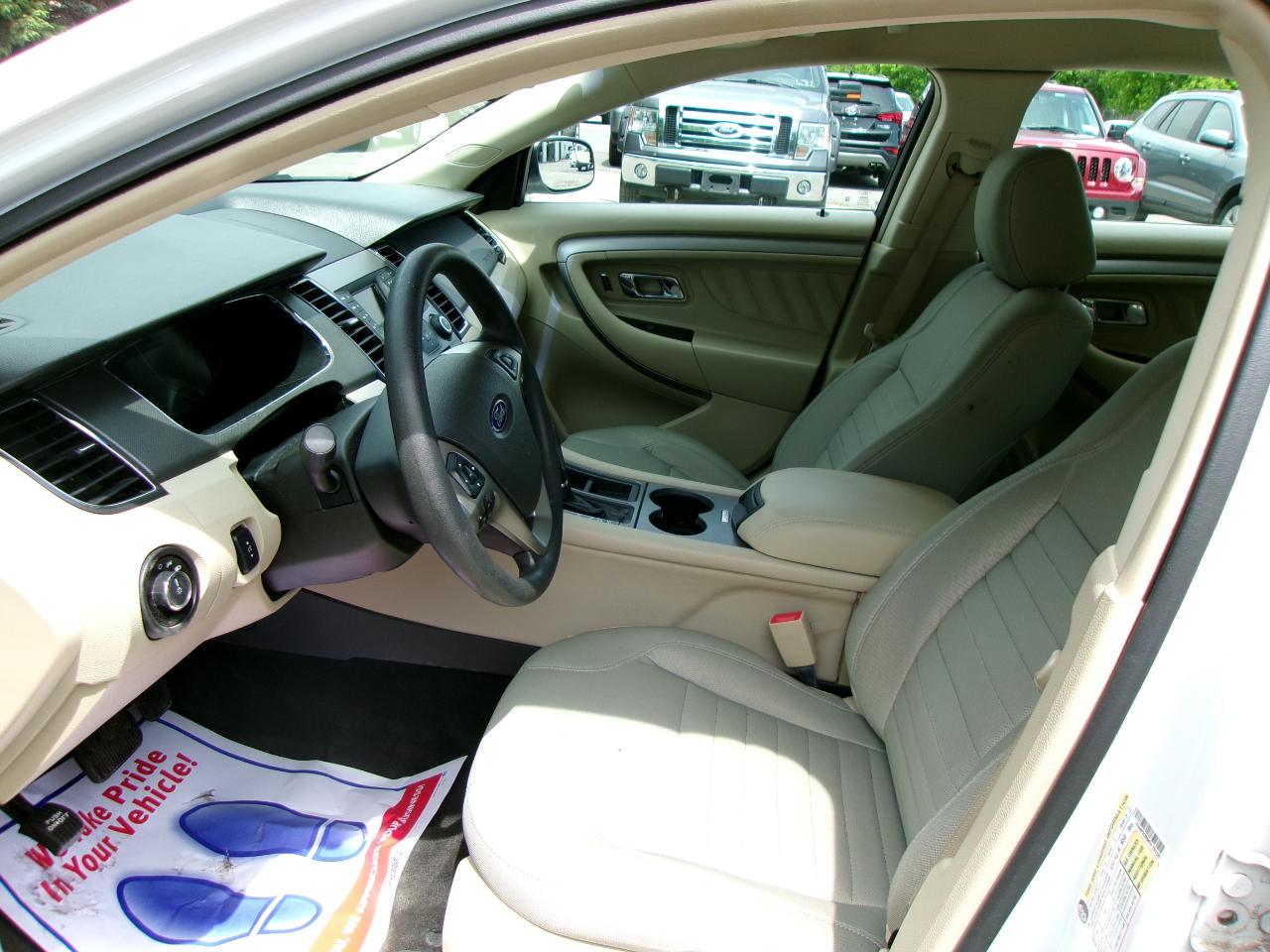 Ford Taurus SE 4D Sedan 2015
