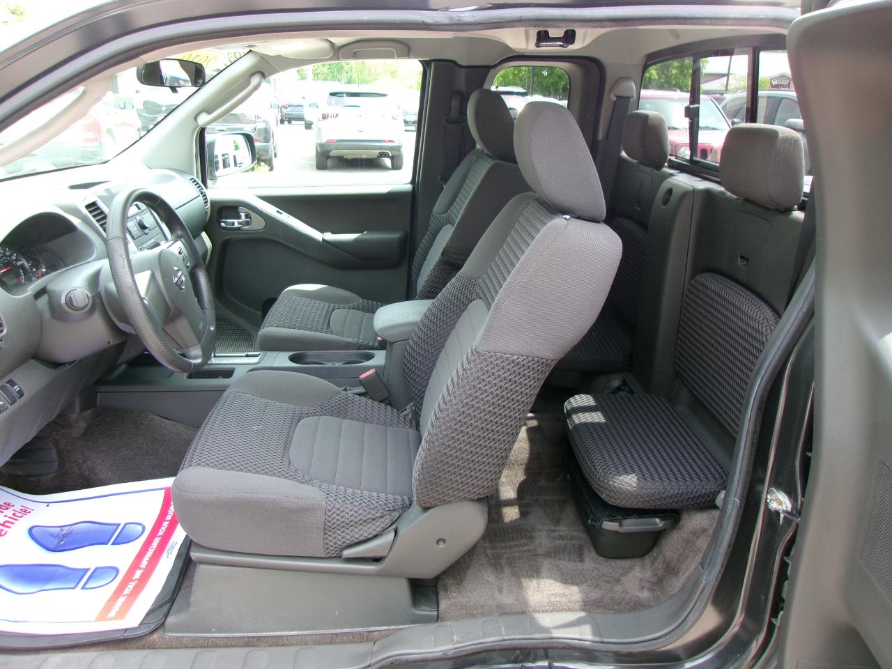 Nissan Frontier SE King Cab 4X4 V6 2010